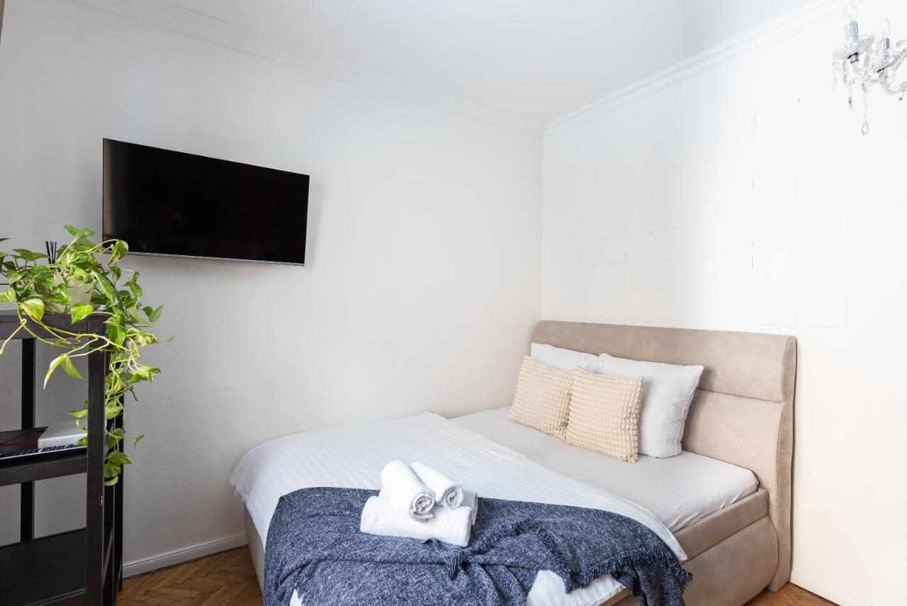 Crystal Apartment Praag Buitenkant foto