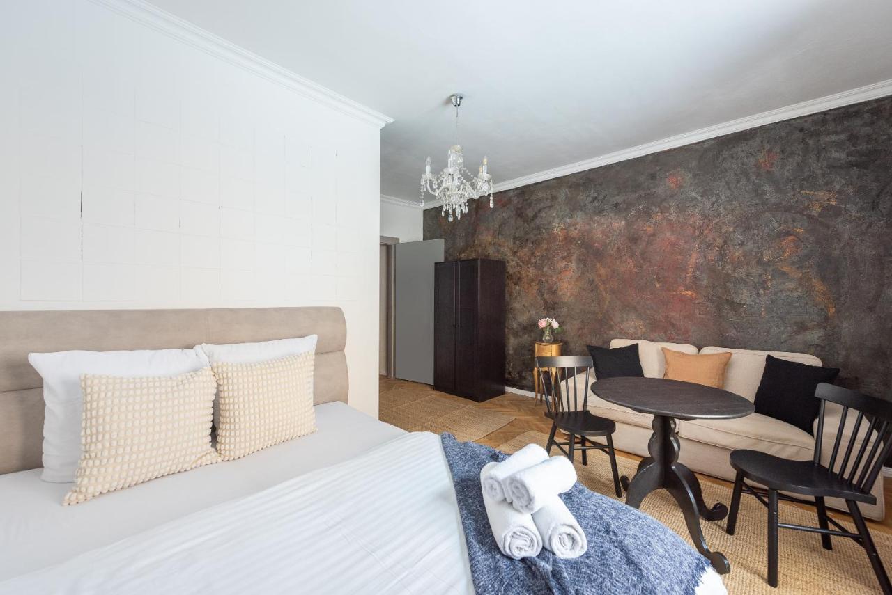 Crystal Apartment Praag Buitenkant foto