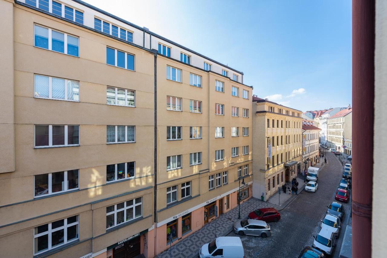 Crystal Apartment Praag Buitenkant foto