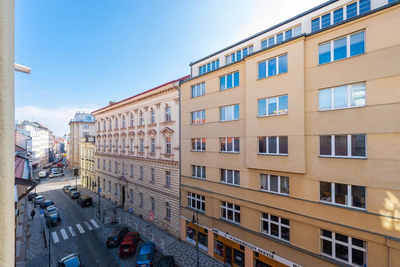 Crystal Apartment Praag Buitenkant foto